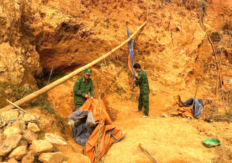 Quyết liệt truy quét “vàng tặc” ở miền núi A Lưới -0