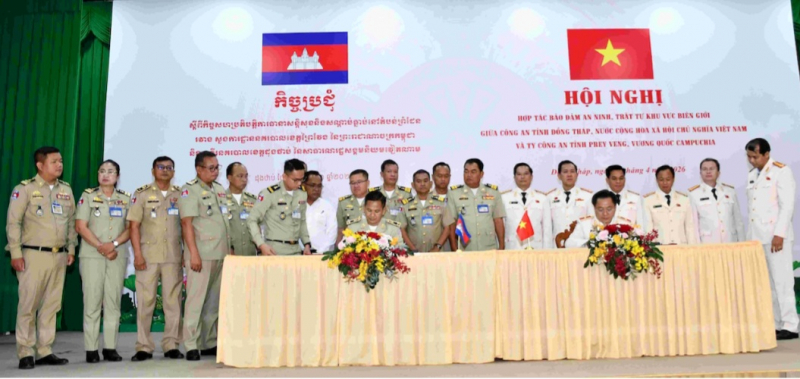 Công an tỉnh Đồng Tháp và Ty Công an tỉnh Prey Veng tăng cường hợp tác, giữ bình yên biên giới Tây Nam -0