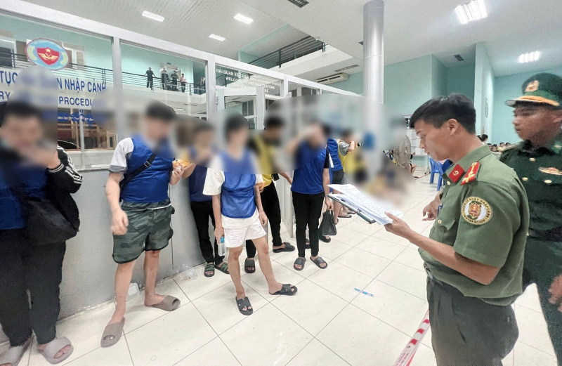 13 công dân Việt Nam bị Campuchia trục xuất vì liên quan hoạt động lừa đảo trực tuyến -2