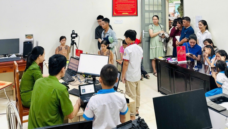 Lan tỏa tinh thần “Ba nhất” qua những ngày làm việc xuyên lễ -0