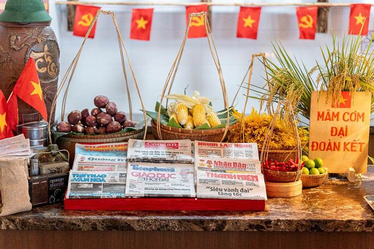 Du khách hồ hởi tận hưởng kỳ nghỉ đích thực trên đỉnh Bà Nà dịp lễ 30/4 -6