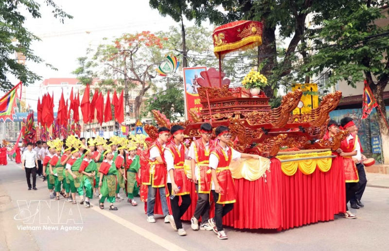 Vietnamese nationwide pay tribute to ancestors on Hung Kings’ Commemoration Day -0