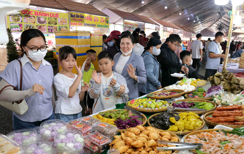 Đặc sắc Lễ hội Bánh dân gian Nam Bộ -1