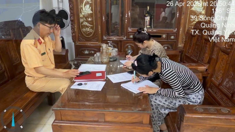 z7766798217139_b0510c860cb607e8629f948f60a39a19.jpg -0