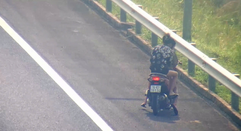 z7766798356873_27f546d6faf71e3cf251f464211b2fb0.jpg -1