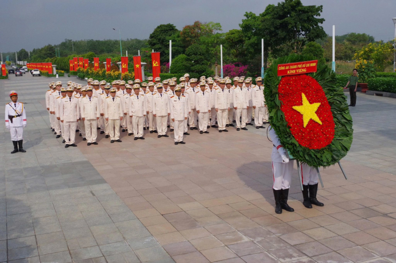 TP Hồ Chí Minh tưởng niệm, tri ân các Anh hùng Liệt sĩ và lãnh tụ cách mạng  -0