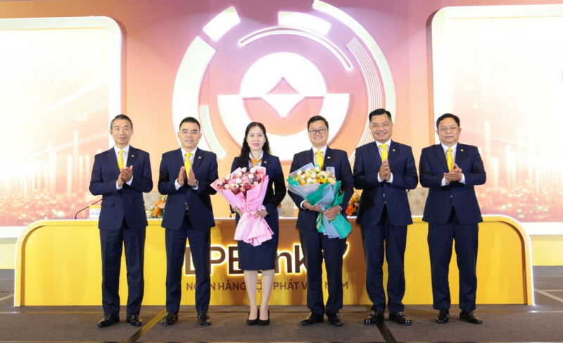 ĐHĐCĐ LPBank 2026: Thành lập ngân hàng con tại VIFC, chia cổ tức 30% và kiện toàn bộ máy nhân sự -0