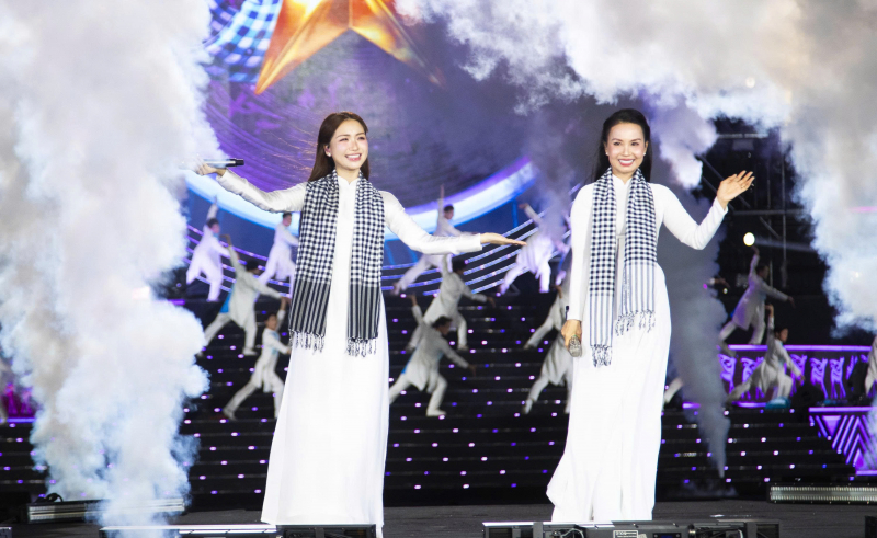 1.000 cán bộ, chiến sĩ diễu binh tại đại nhạc hội “Âm vang Tổ quốc”, gợi nhớ A80 -0