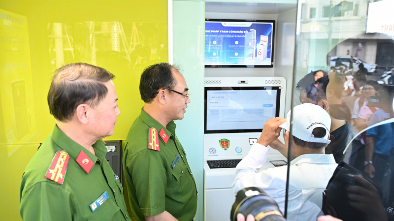 “Trạm công dân số”: Bước chuyển mình đột phá, đưa dịch vụ công đến tận tay người dân -1