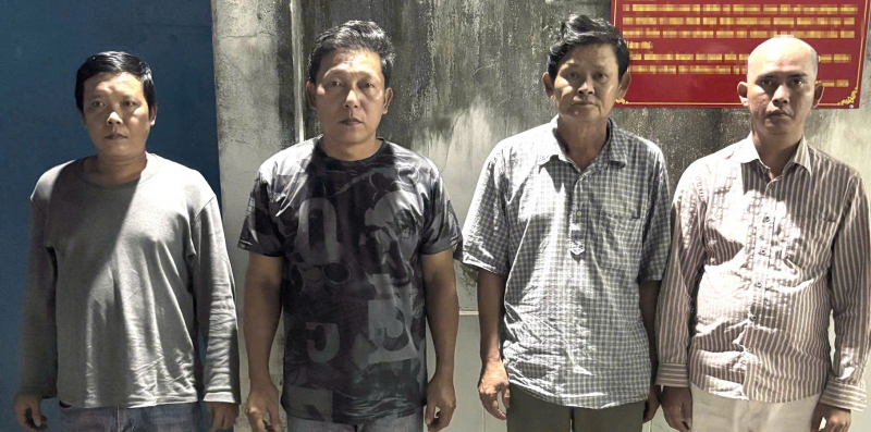 Tạm giữ 7 đối tượng lừa đảo bán “đồng đen” chiếm đoạt hơn 300 triệu đồng -1