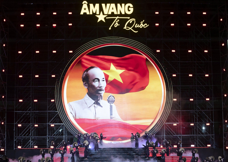 1.000 cán bộ, chiến sĩ diễu binh tại đại nhạc hội “Âm vang Tổ quốc”, gợi nhớ A80 -0