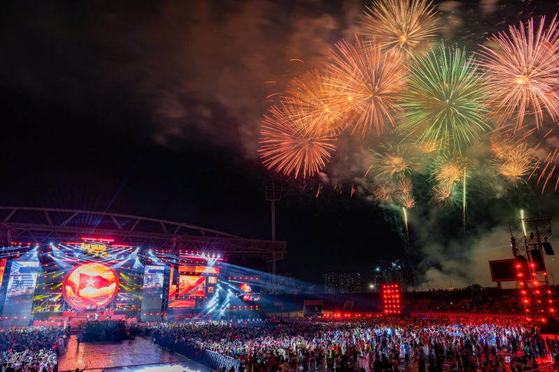 1.000 cán bộ, chiến sĩ diễu binh tại đại nhạc hội “Âm vang Tổ quốc”, gợi nhớ A80 -0