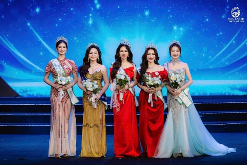 Cô gái mồ côi Nguyễn Khuê Thu đăng quang Mrs Earth Vietnam 2026 -0