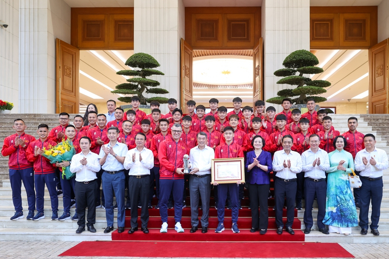 Thủ tướng Lê Minh Hưng gặp mặt, chúc mừng đội tuyển bóng đá nam U17 Việt Nam -0