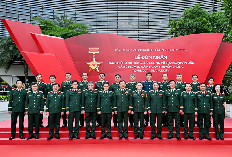 TCT Công nghiệp Công nghệ cao Viettel đón nhận danh hiệu Anh hùng Lực lượng vũ trang nhân dân -1