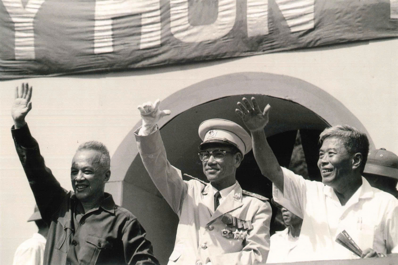 Trưng bày loạt ảnh tư liệu đặc biệt từ 1975 đến tổng tuyển cử năm 1976 -0