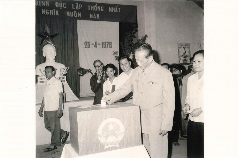 Trưng bày loạt ảnh tư liệu đặc biệt từ 1975 đến tổng tuyển cử năm 1976 -0