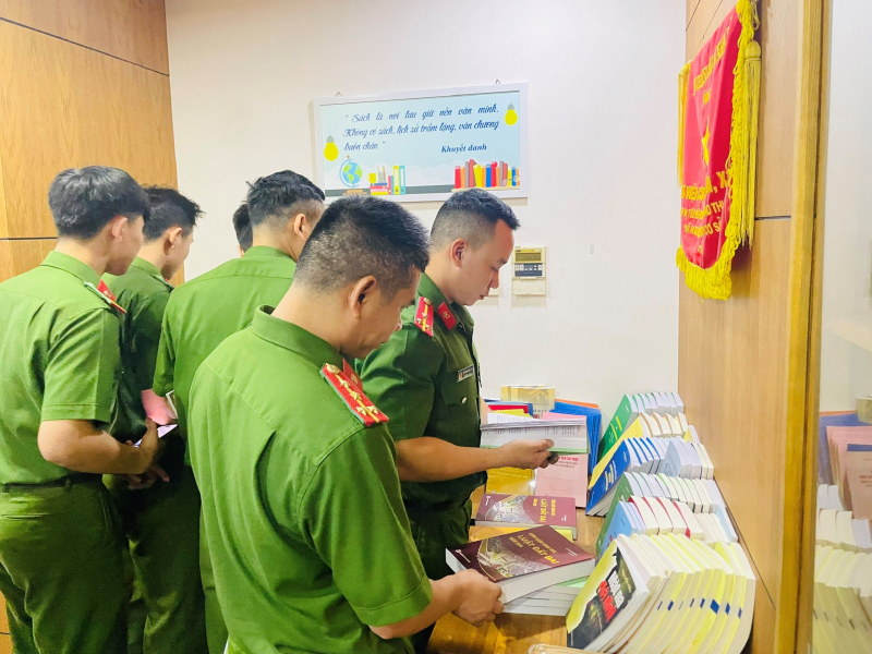 Lan toả mạnh mẽ phong trào đọc và phát triển văn hoá đọc trong CAND -0