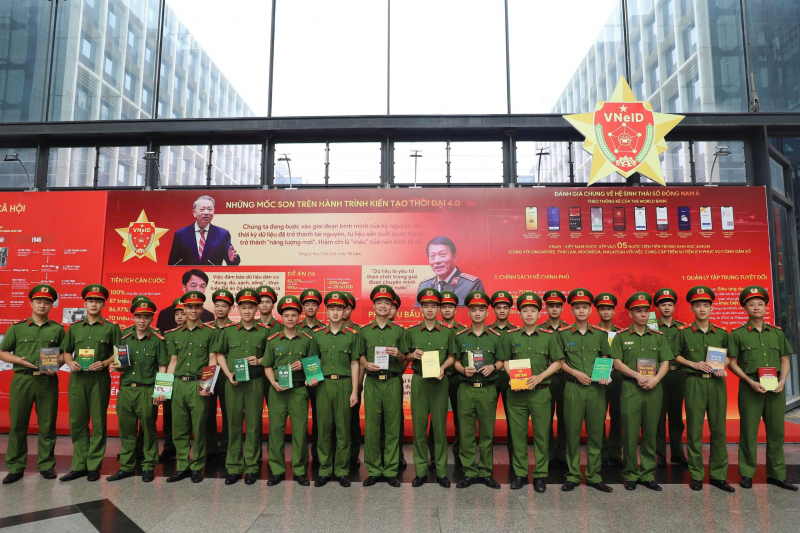 Lan toả mạnh mẽ phong trào đọc và phát triển văn hoá đọc trong CAND -1