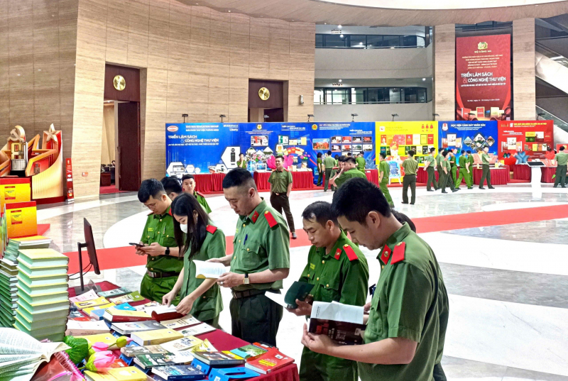 Lan toả mạnh mẽ phong trào đọc và phát triển văn hoá đọc trong CAND -0