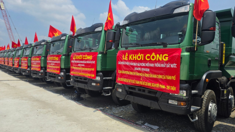 TP Hồ Chí Minh khởi công 4 dự án BT và trao Giấy chứng nhận đầu tư “siêu” cảng biển -0