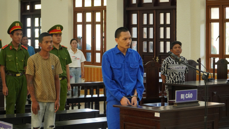 Lãnh 17 năm tù vì nổ súng truy sát cha vợ -0