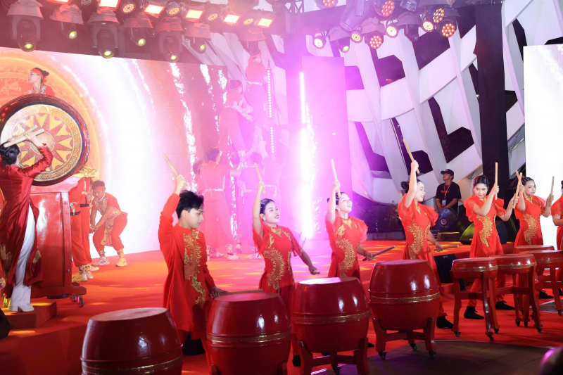 Khai mạc Gala “Tổ quốc bình yên”: Lan tỏa bản lĩnh, hun đúc “thế trận lòng dân” trong kỷ nguyên mới -1