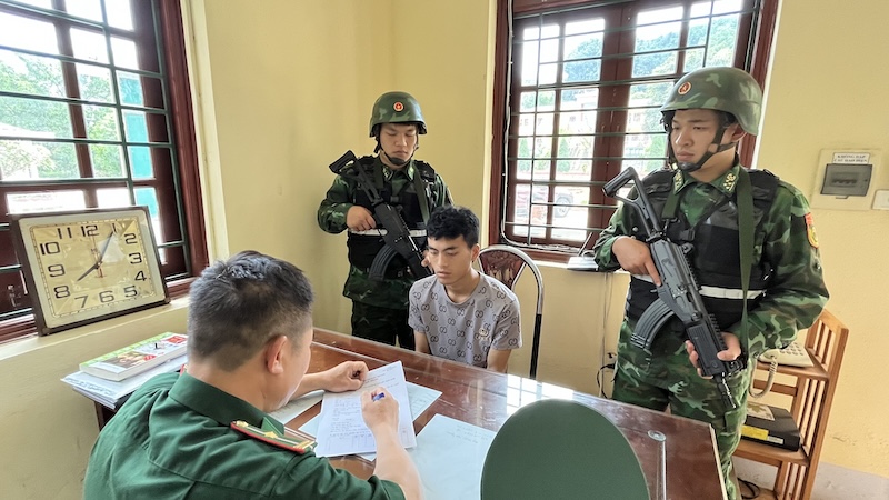 Khởi tố nhóm đối tượng đưa người xuất cảnh trái phép -1