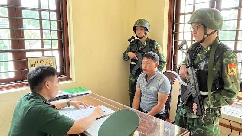 Khởi tố nhóm đối tượng đưa người xuất cảnh trái phép -0