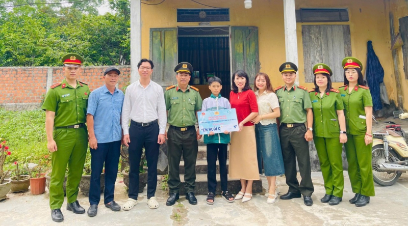 Công an Quảng Trị gần dân sát dân bằng những việc làm thiết thực -0