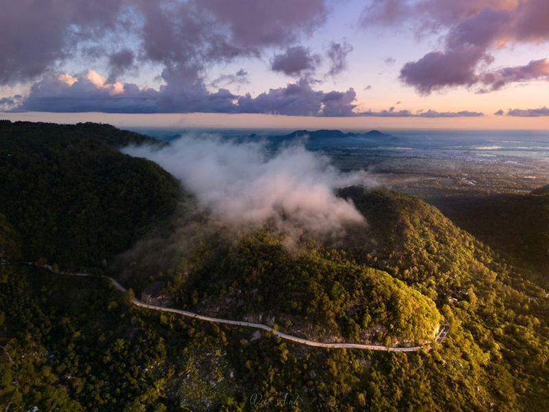 Núi Cấm: Khúc tráng ca thầm lặng của mảnh đất Chín Rồng -0