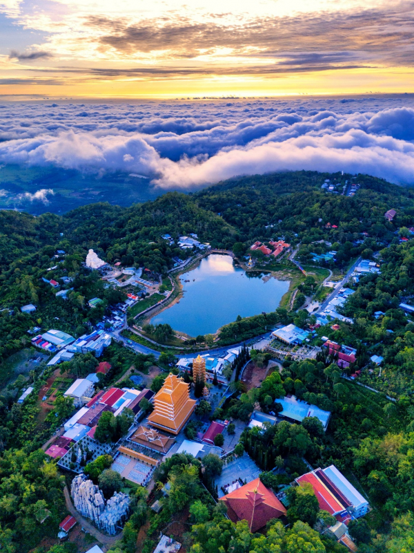 Núi Cấm: Khúc tráng ca thầm lặng của mảnh đất Chín Rồng -1