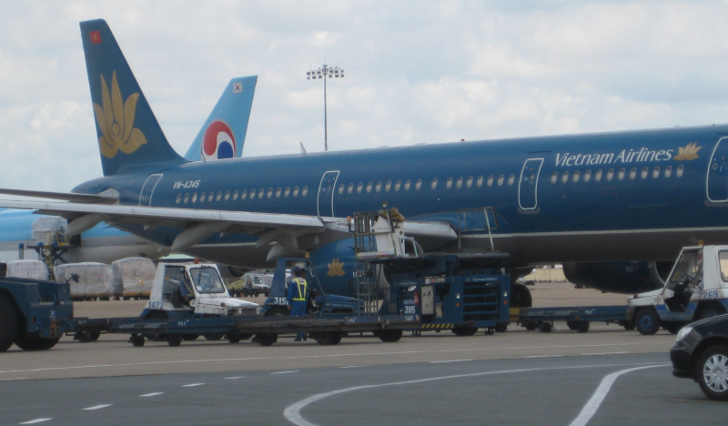 Số chuyến bay và lượng hành khách quốc tế tại Tân Sơn Nhất cao ngang ngửa các chặng bay nội địa  -0