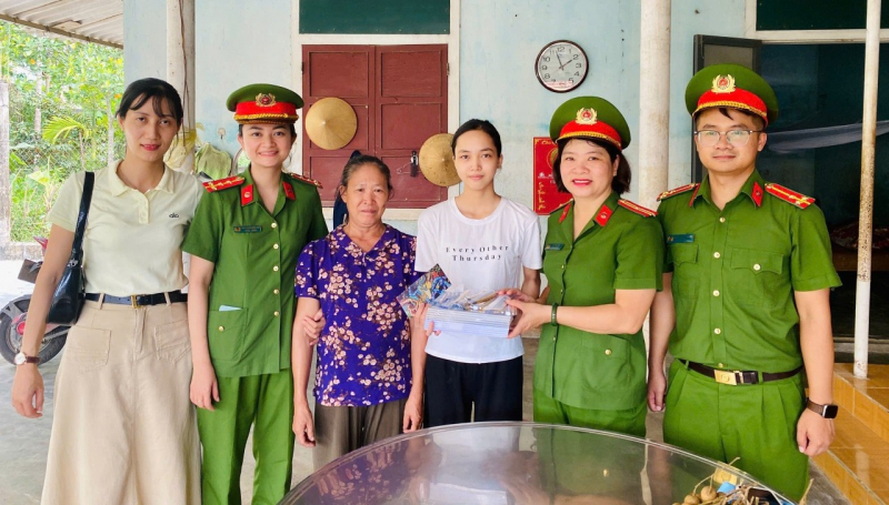 Công an Quảng Trị gần dân sát dân bằng những việc làm thiết thực -0