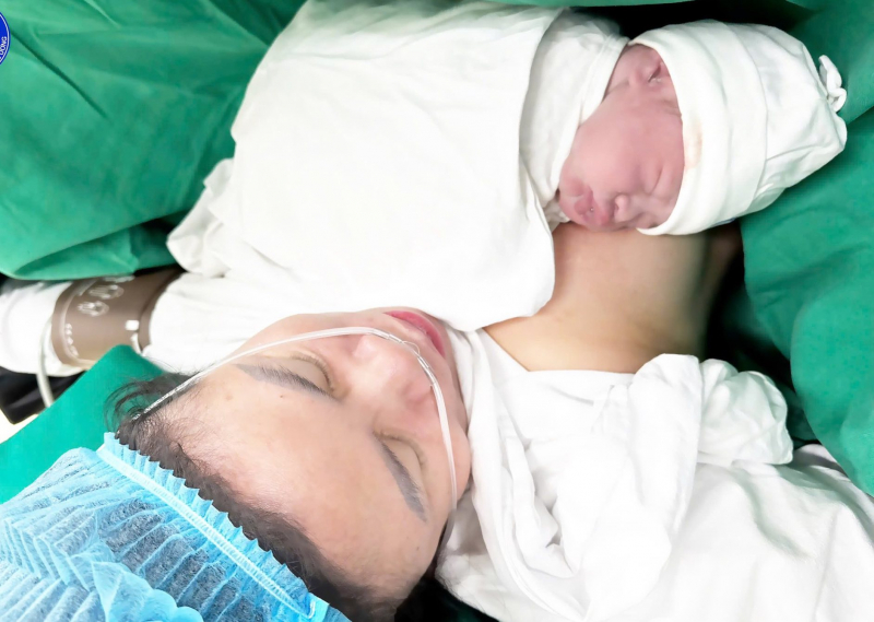 Hy hữu: Phẫu thuật thành công cho sản phụ sắp sinh mang khối u lách khổng lồ -0