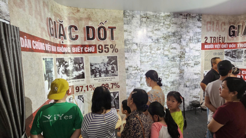 Triển lãm “80 năm An ninh nhân dân – Lá chắn bình yên”: Bản hùng ca giữa lòng Đà Nẵng -5