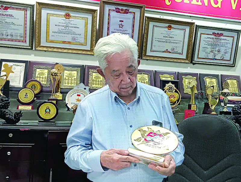 Chuyện về điệp báo A10 bác sĩ Nguyễn Hữu Khánh Duy -0