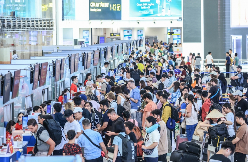  Khách gia tăng dịp lễ, sân bay đẩy mạnh áp dụng sinh trắc học để tránh ùn tắc -0