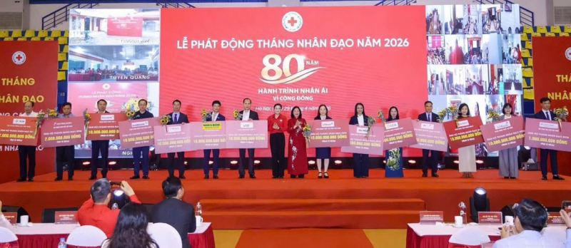 Nam A Bank trao tặng 10 tỷ đồng hưởng ứng Tháng Nhân đạo năm 2026 -0