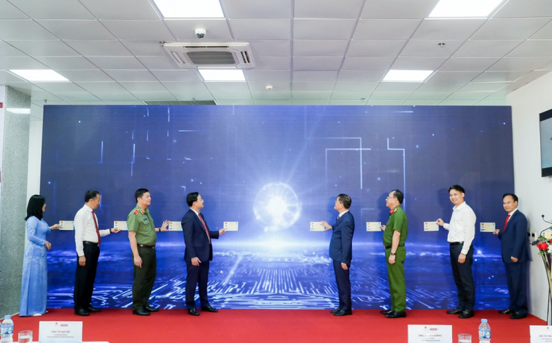 Agribank đồng hành cùng tỉnh Quảng Ninh triển khai mô hình Kiosk thông minh: Đưa hành chính số tới các đặc khu, hải đảo -0