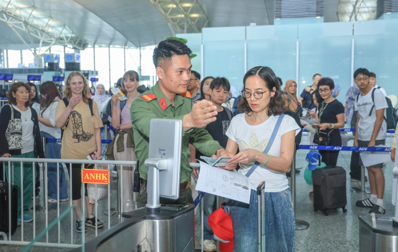  Khách gia tăng dịp lễ, sân bay đẩy mạnh áp dụng sinh trắc học để tránh ùn tắc -0