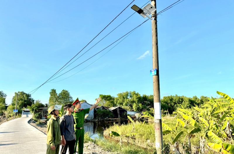 Công an Cà Mau với nhiều hoạt động tri ân gia đình chính sách, người có công -0