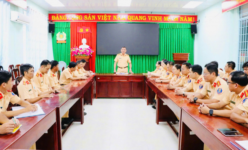 Công an các tỉnh Tây Nam Bộ chủ động giữ vững ANTT và TTATGT kỳ nghỉ lễ -0