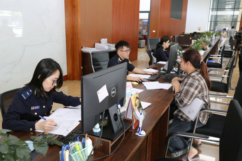 Lễ 30/4 – 1/5: Cửa khẩu thông suốt, xuất nhập khẩu hàng hóa không gián đoạn -0