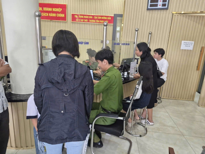 Nỗ lực xuyên lễ, quyết tâm hoàn thiện định danh điện tử cho học sinh trước các kỳ thi -0