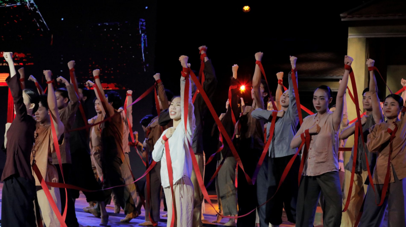 Hợp luyện cho Gala “Tổ quốc bình yên”: Khi nghệ thuật mang dáng hình người chiến sĩ -0