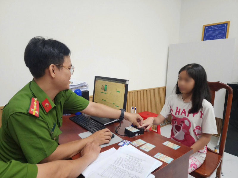 Nỗ lực xuyên lễ, quyết tâm hoàn thiện định danh điện tử cho học sinh trước các kỳ thi -2