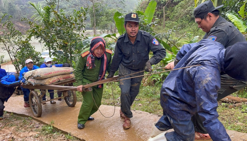 Trung tá Hồng Minh Hiển - “Cánh chim không mỏi” xây dựng thế trận lòng dân nơi biên thùy -0