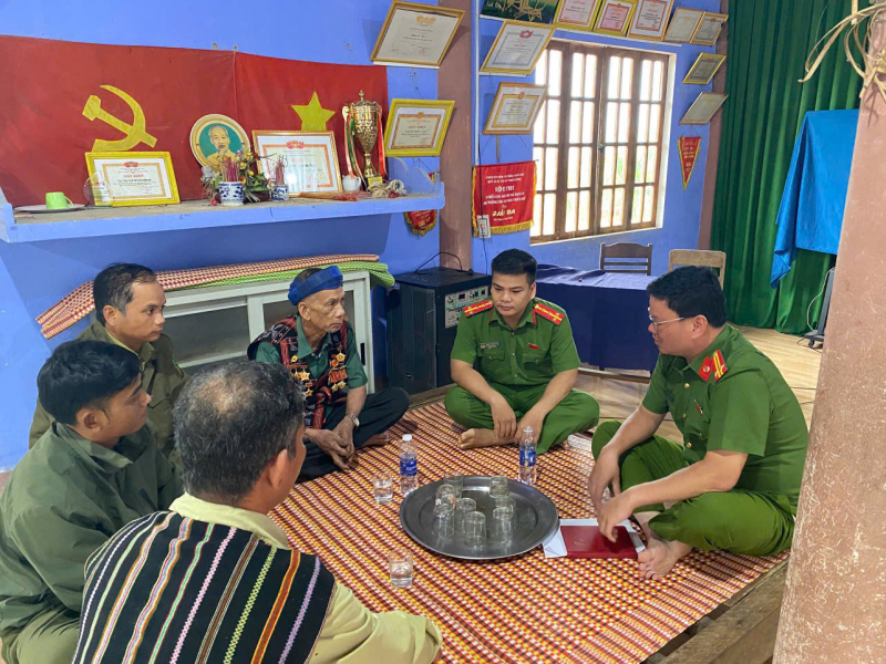 Công an TP Huế phát huy vai trò già làng giữ vững an ninh cơ sở -0