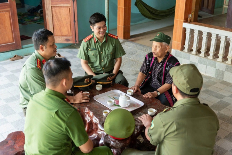 Công an TP Huế phát huy vai trò già làng giữ vững an ninh cơ sở -0